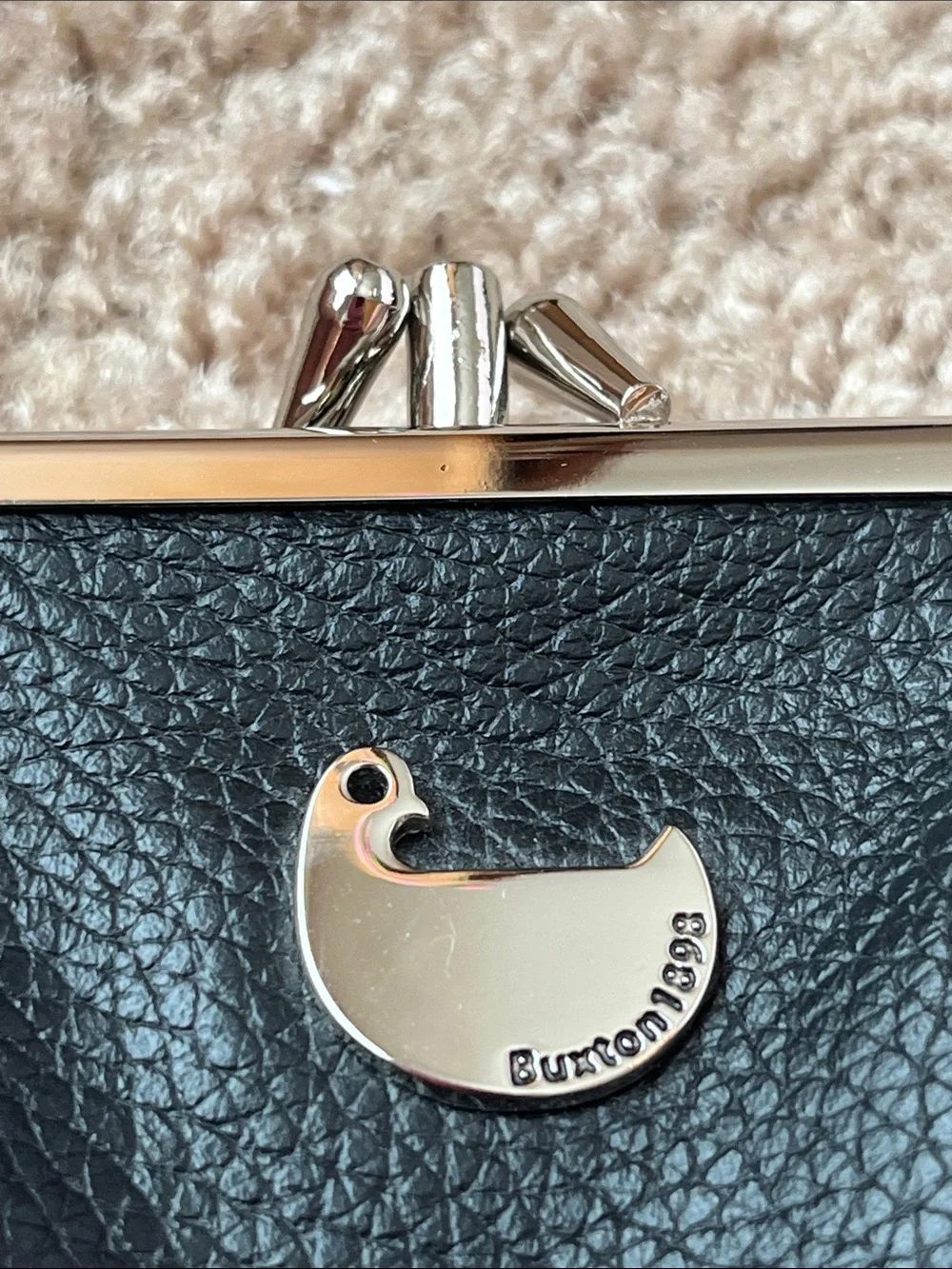 Button 1893 Leather Kisslock Coin Purse